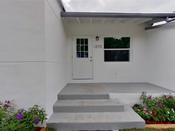 1370 NW 39th St, Miami, FL 33142