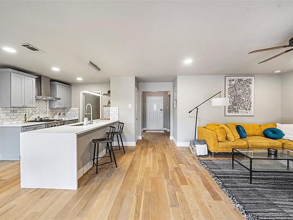 3rd image of 3431 Rockmartin Dr