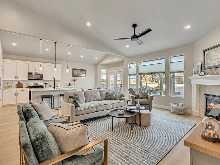 2504 W Sunset Way — Photo 7