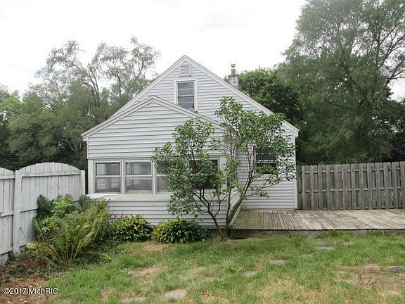 4th image of 2438 Mc Kee Ave SW