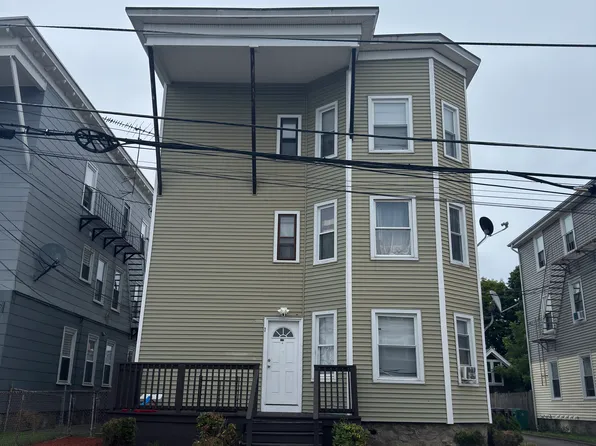 117 Burnside Ave Floor 3, Woonsocket, RI 02895