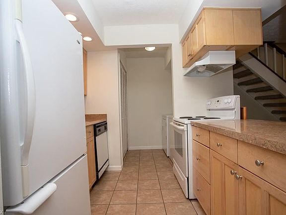 4th image of 8131 Independence Dr #36-D