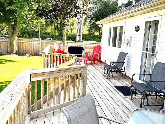 3rd image of 1139 Claver Ave #9
