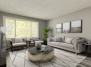 10811 113th St NW #204, Edmonton, AB T5H 3J1