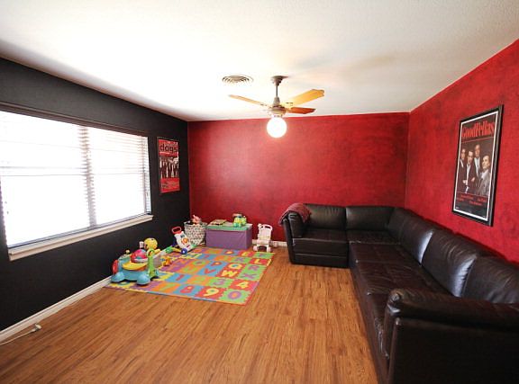 2nd image of 2610 Culver Dr
