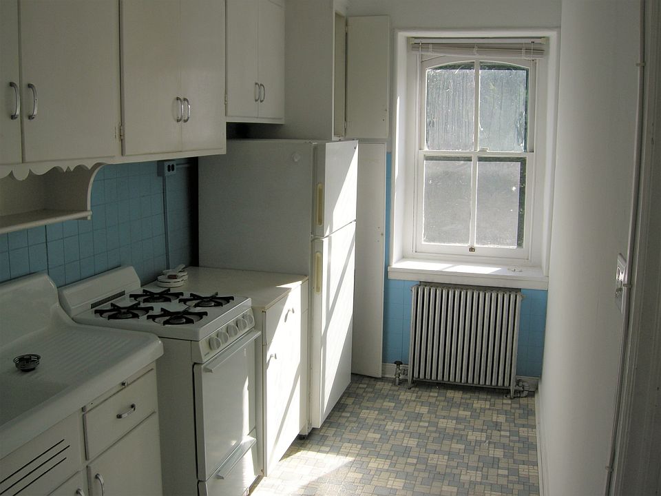 1st image of 440 Green Ln #3rd