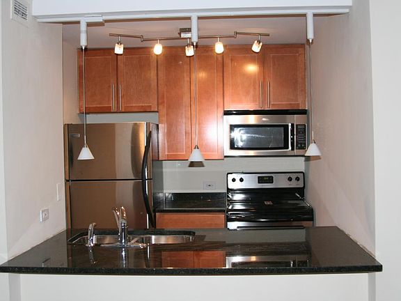 2nd image of 1540 N La Salle St #1508