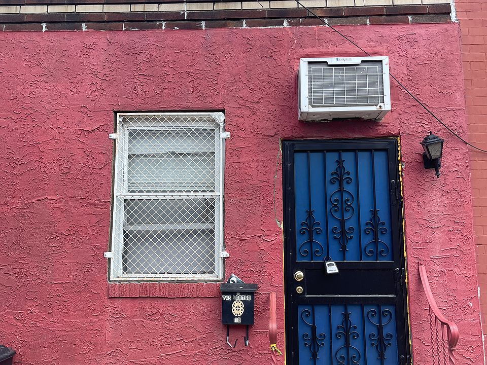 1st image of 745 Porter St Floor 1