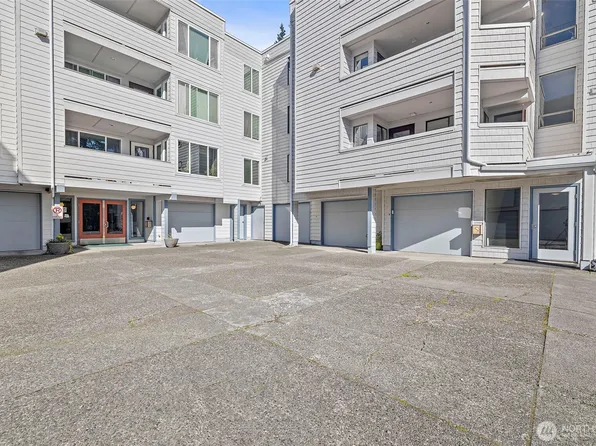 17417 Ashworth Avenue N #201, Shoreline, WA 98133
