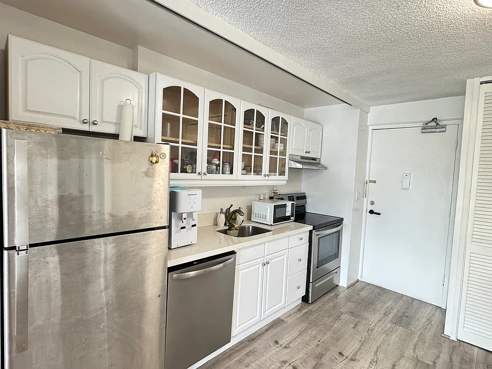 1655 Makaloa St #1015