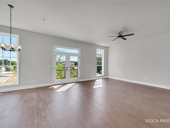 5th image of 1058 Homestead Way St