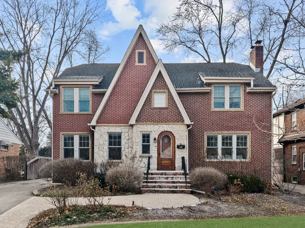 423 McKinley Ave, Libertyville, IL 60048