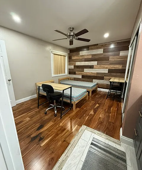 1110 W Blaine St — Photo 16