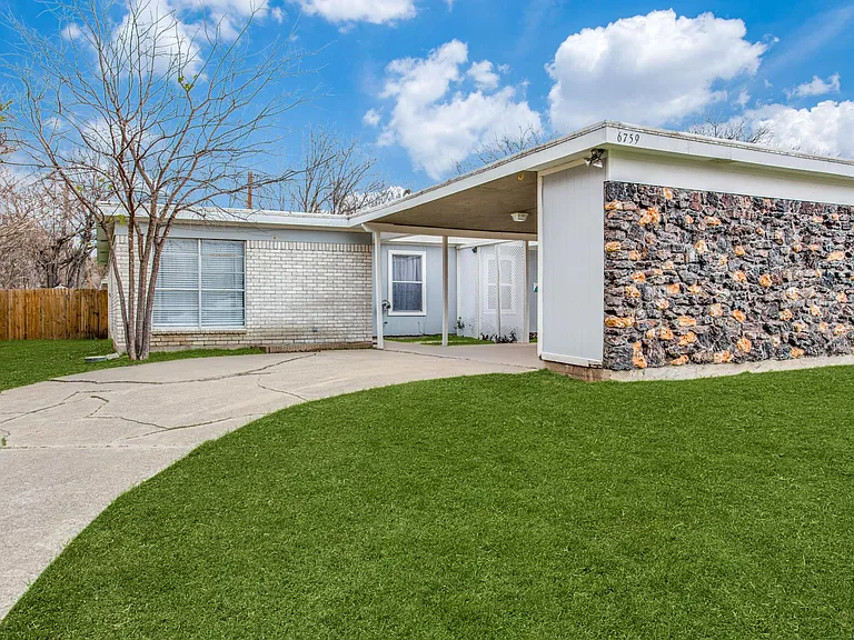 6759 Trail Lake Dr — Photo 11