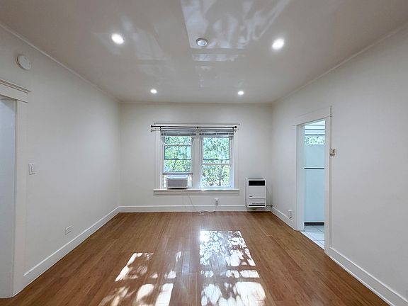 2nd image of 325 W 3rd St Unit 208