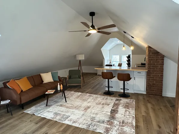 1856 Lee Rd #3, Cleveland, OH 44118