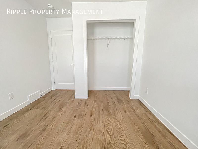 Calgary Townhouse for rent - 3 Bedrooms — photo 11