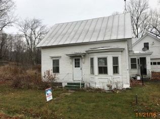 14 Pleasant St, Freedom, ME 04941