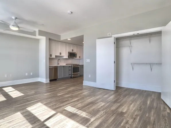 32 Oakland Avenue image 2 of 50