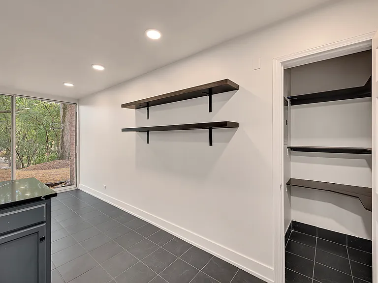 6023 Forest View Rd #1E — Photo 9