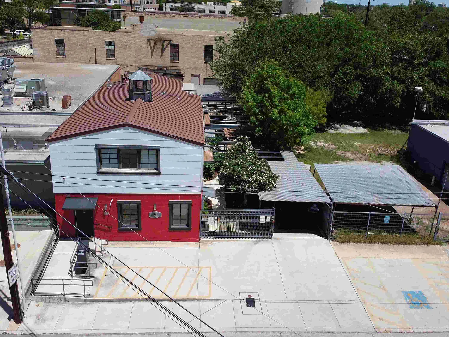 2 bed, 1.5 bath, 1513 sqft, $2,200 — Photo 2