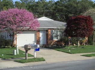 7 Meadowbrook Rd, Brick, NJ 08723