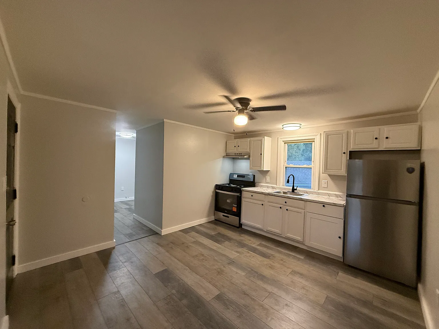 1 bed, $1,200 — Photo 4