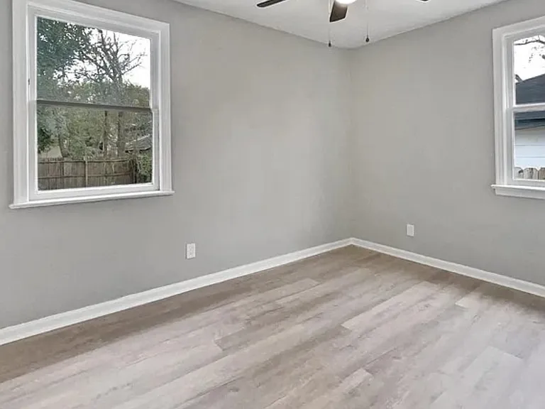 3336 Myra St — Photo 12