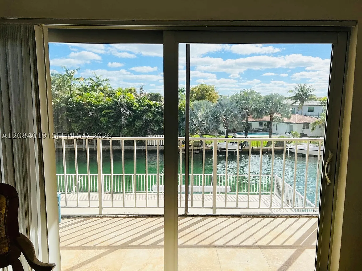 1 bed, 1.5 bath, 1130 sqft, $2,050 — Photo 1