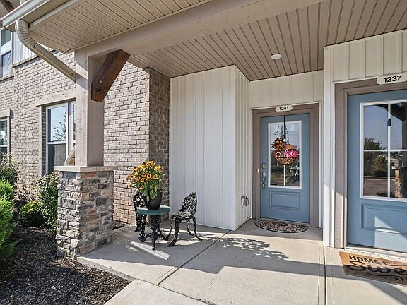4th image of 1241 Retriever Way #4F