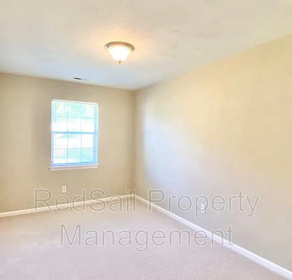 145 Bridle Ln — Photo 15