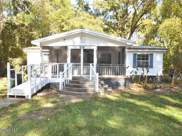559 Oakwood Dr, Byhalia, MS 38611