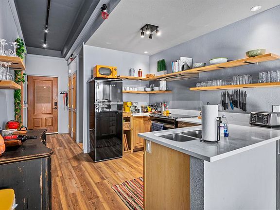 4th image of 11 Snowmass Road #33