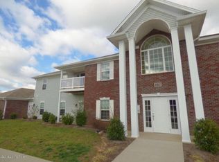 4901 Crossing Spring Way UNIT 201, Louisville, KY 40229