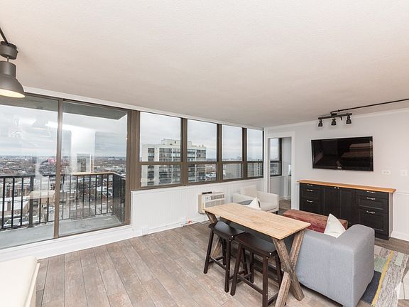 5th image of 2740 N Pine Grove Ave #19FB
