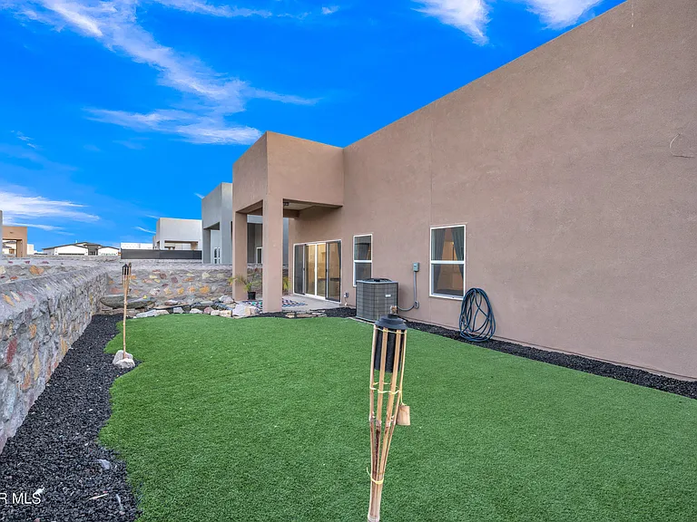 13257 Coldham St — Photo 3