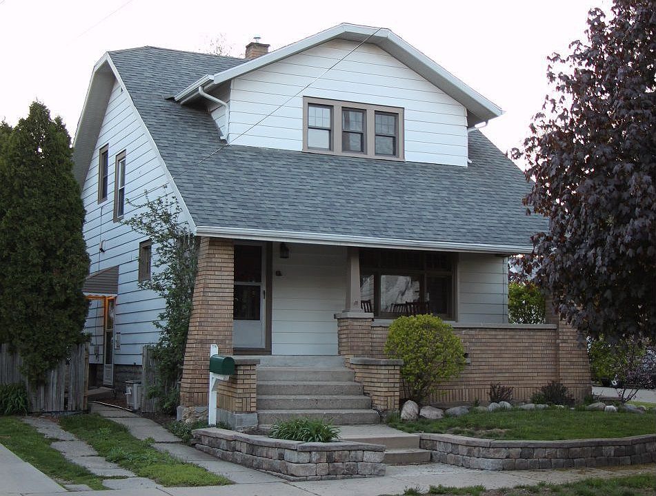 1st image of 923 Garfield Ave NW