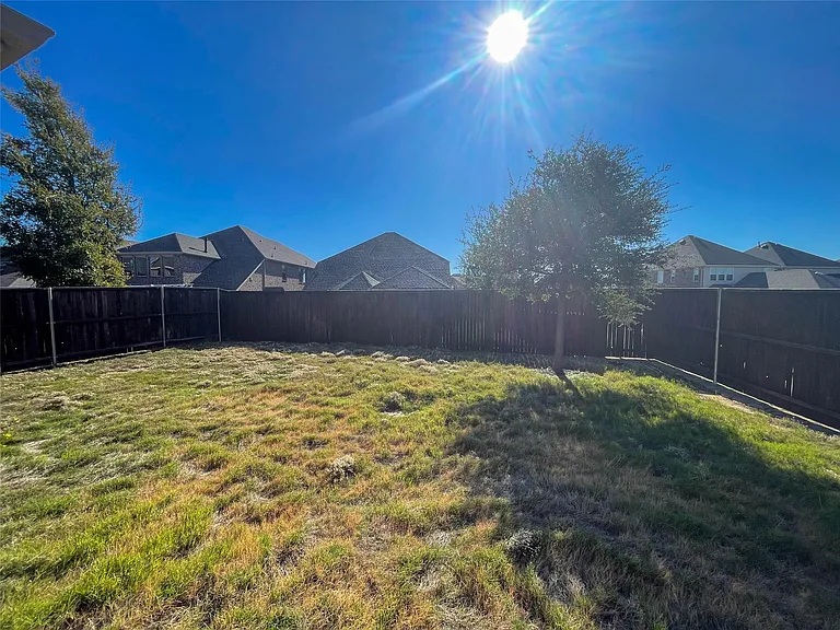 723 Callaway Dr — Photo 12