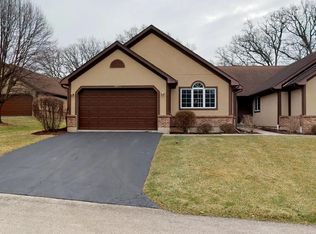 30284 Pebble Beach Cir, Genoa, IL 60135