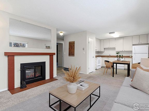 2nd image of 925 Columbia Rd #124