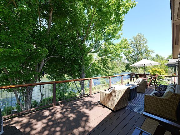3rd image of 150 Castaline Pl