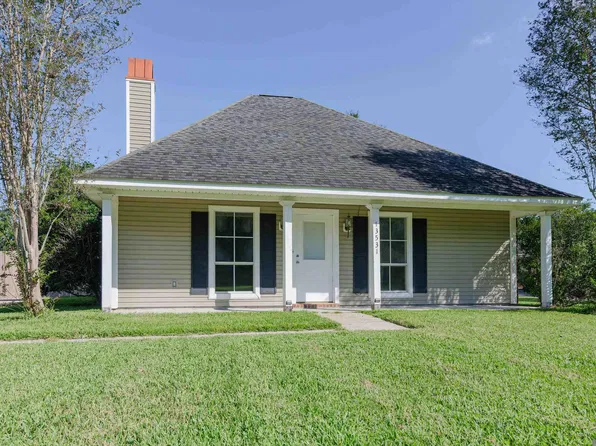 13531 S Trace Dr, Walker, LA 70785