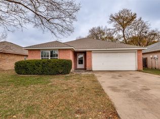 105 Camden Ct, Irving, TX 75061