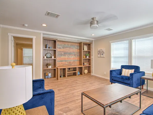 The Bella Plan, Heritage Estates at Lake Texoma