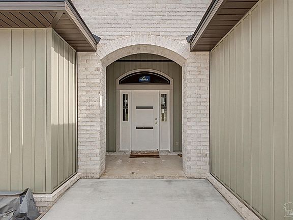 5th image of 5015 Timber Ridge Dr