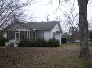 224 N Main St, Attapulgus, GA 39815
