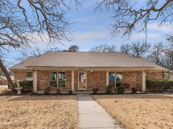 6752 Ridgewood Dr, North Richland Hills, TX 76182