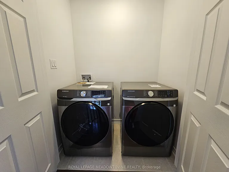 879 Amand Dr — Photo 18