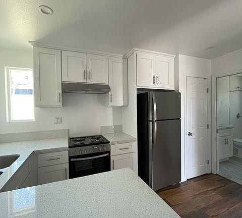 5th image of 701 1/2 Hobart St