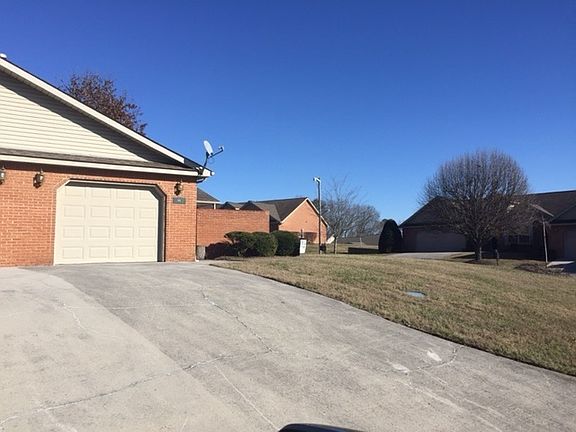 Driveway to unit